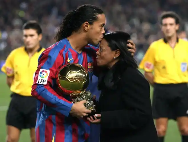 记者：内马尔接近回归桑托斯，即使离开沙特仍会担任世界杯大使.